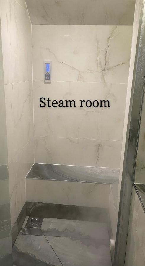 Luxury Apartment Edinburgh Centre With Steam Room Exterior photo